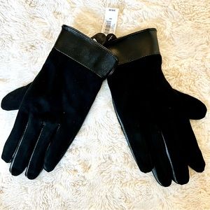 🎁NWT Banana Republic black Vegan Leather Gloves size S/M